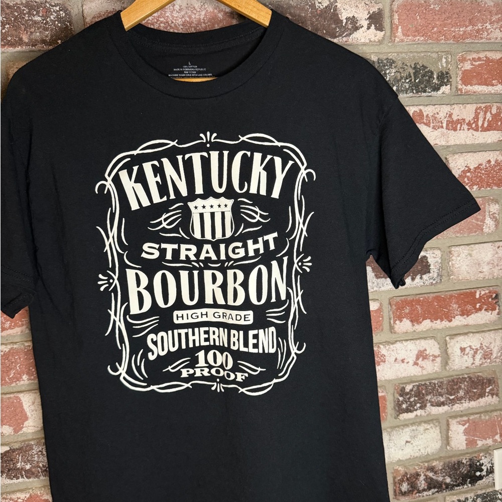 Kentucky Straight Bourbon Southern Blend 100 Proof Graphic Logo Tshirt